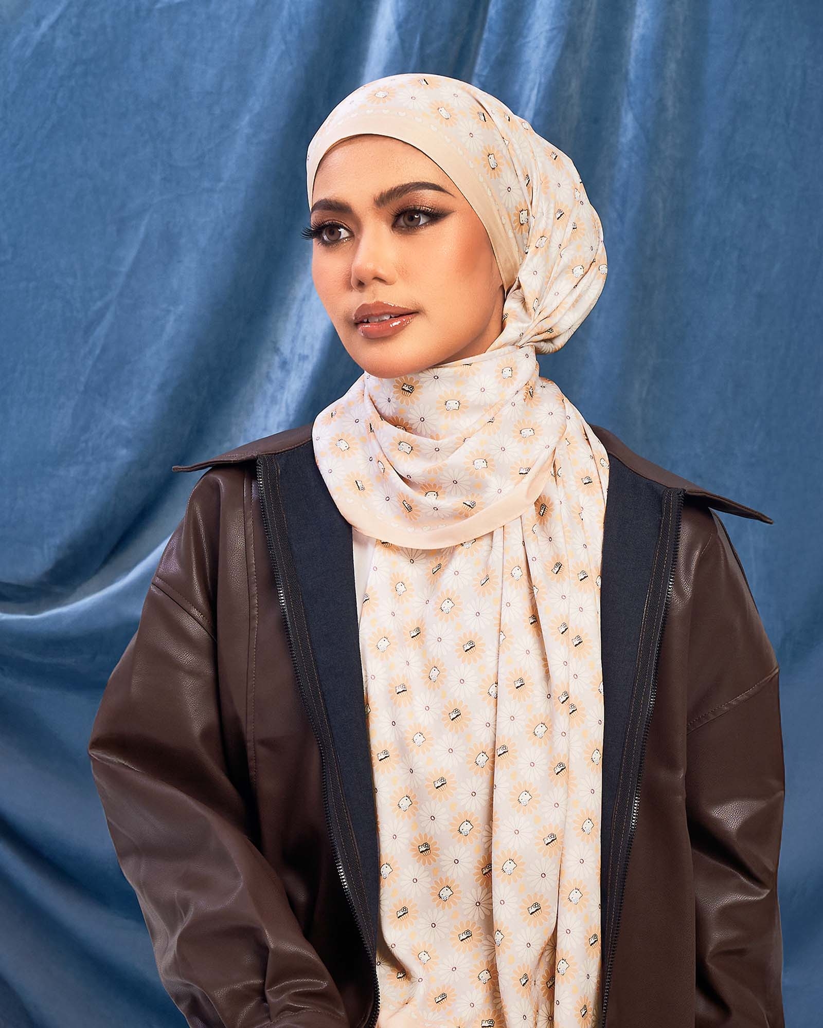 HELLO KITTY X NAELOFAR SHAWL - DANDELION