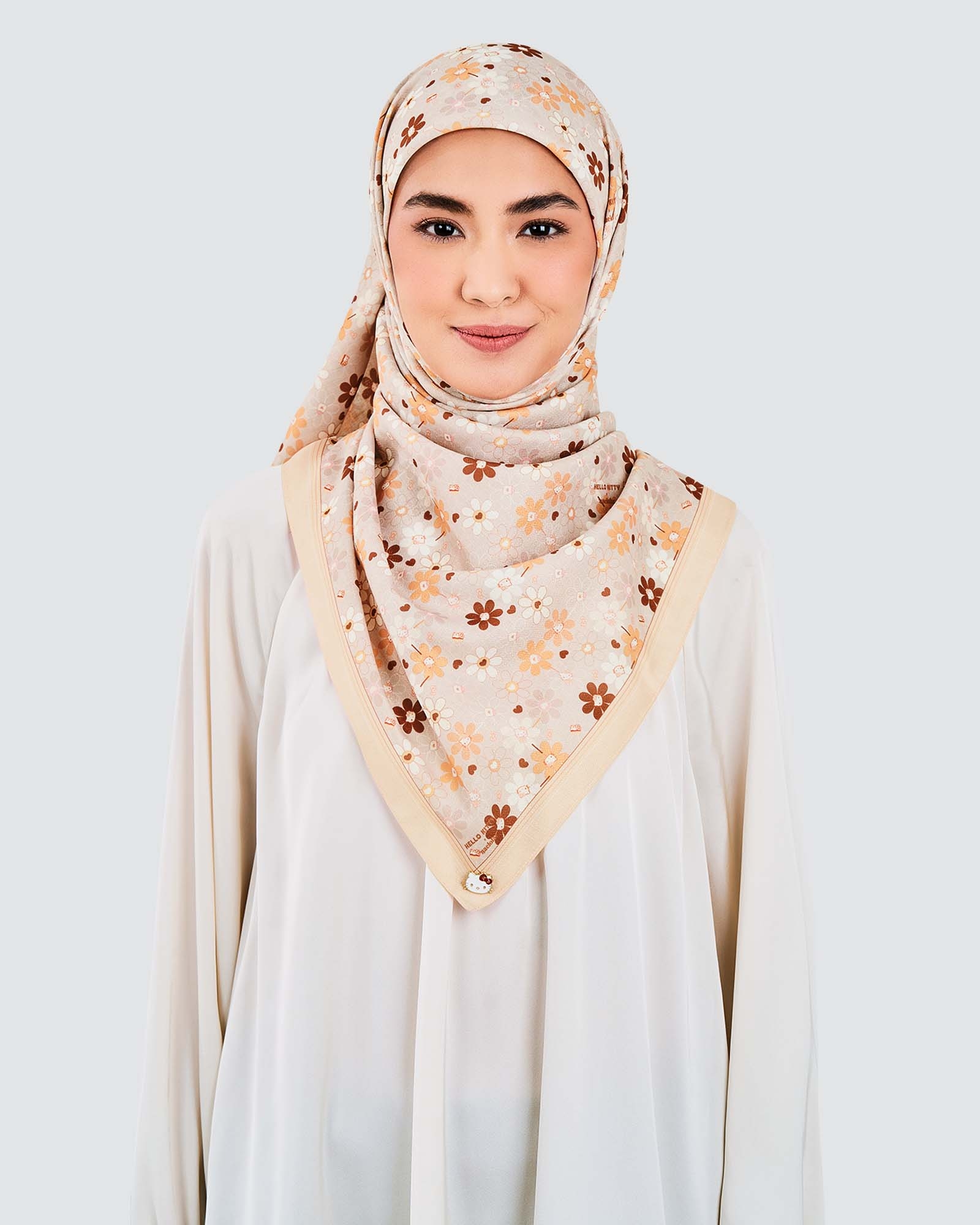 HELLO KITTY X NAELOFAR SQUARE - BUTTERSCOTCH