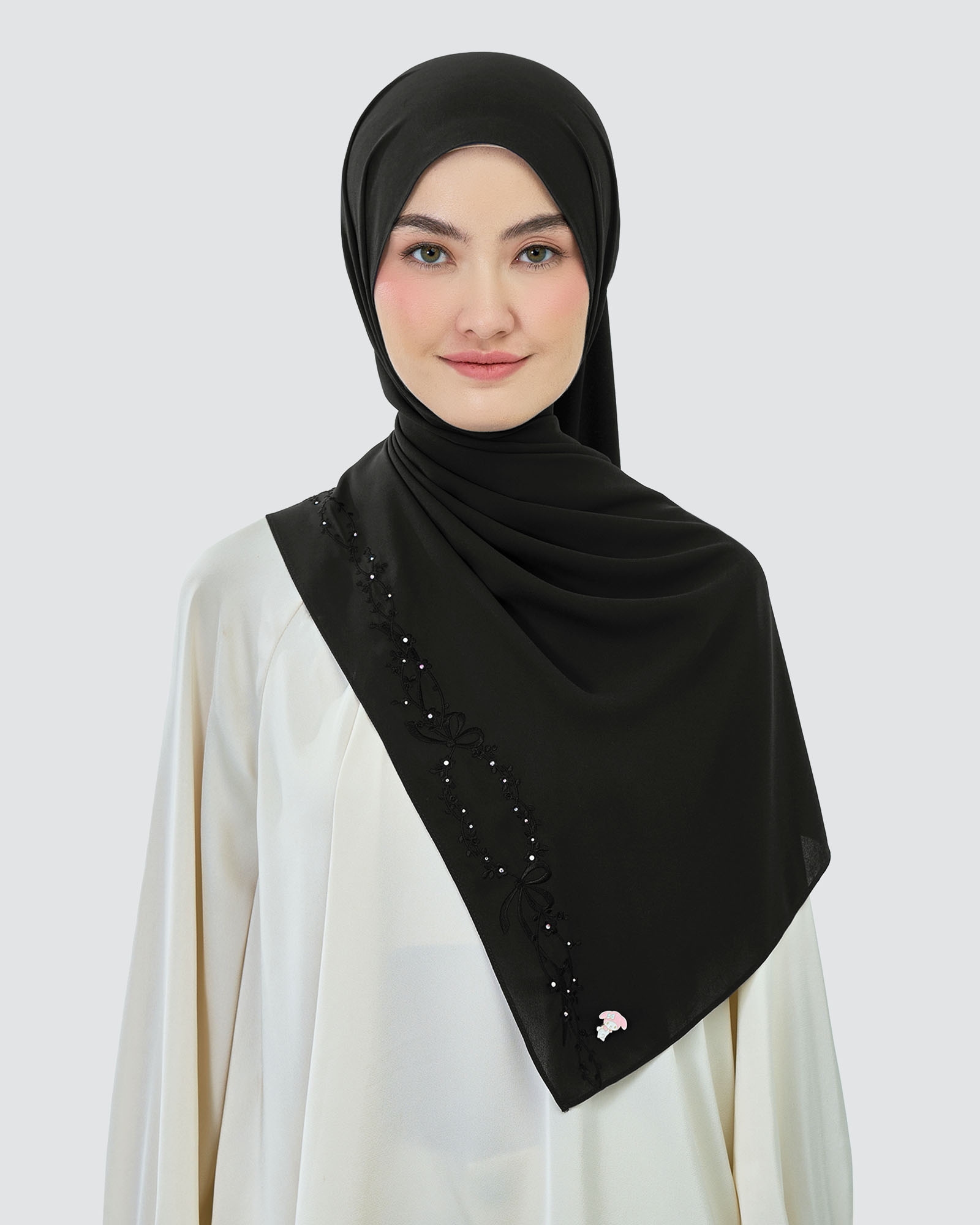 MY MELODY & NAELOFAR EMBROIDERED SHAWL - COMIC COAL