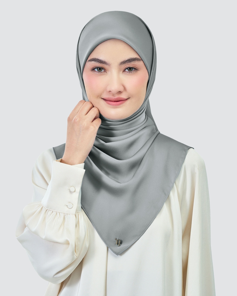 Image of AMAYA SATIN SQUARE - SILVER FILIGREE