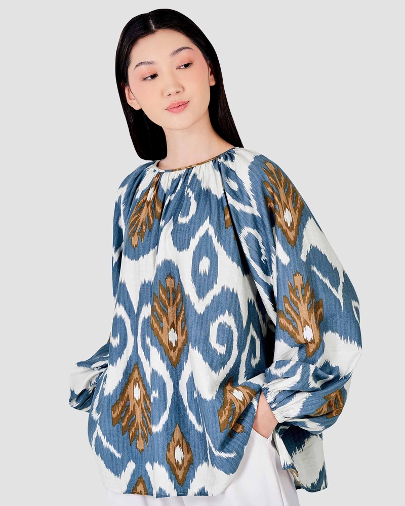 Image of BLUE CRUISE GATHERED RAYON TOP - OCEAN