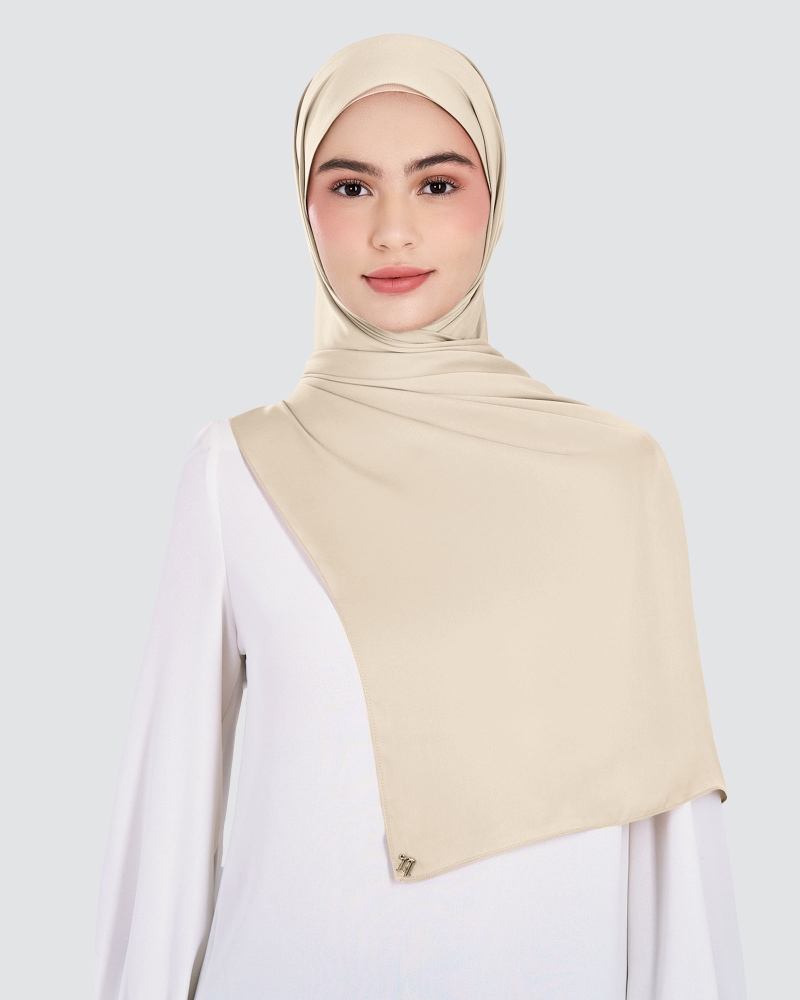 Image of MARISA MATTE SATIN SHAWL