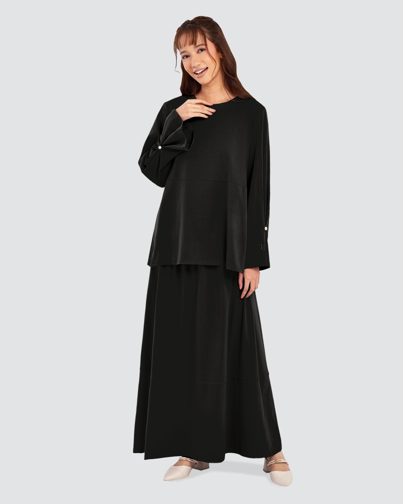 Image of MILA RELAXED FIT TOP - BLACK