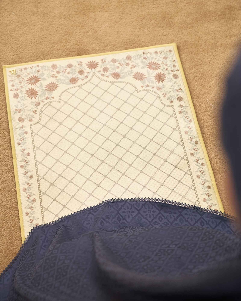 Image of NASIM MINI SEJADAH - CREAM