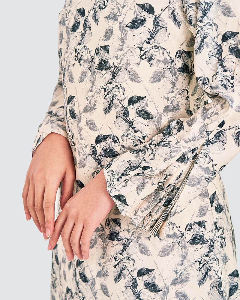 Image of NILAMSARI KURUNG SET - OPAL