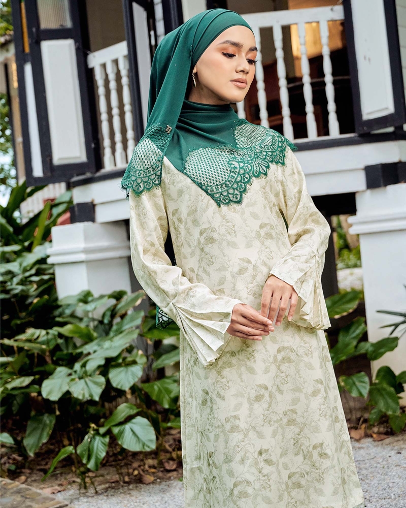 Image of NILAMSARI KURUNG SET  - WHITE JADE