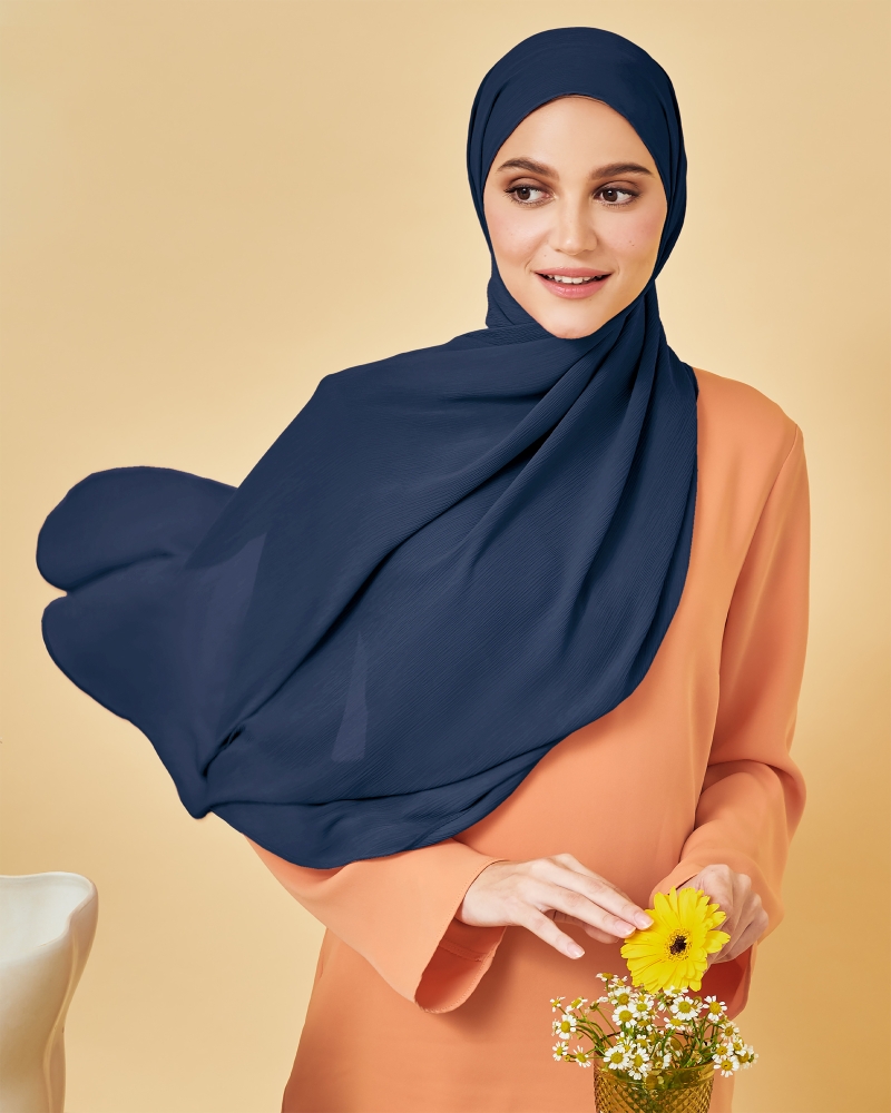 Image of LINIA LINE CHIFFON SHAWL - DARK NAVY