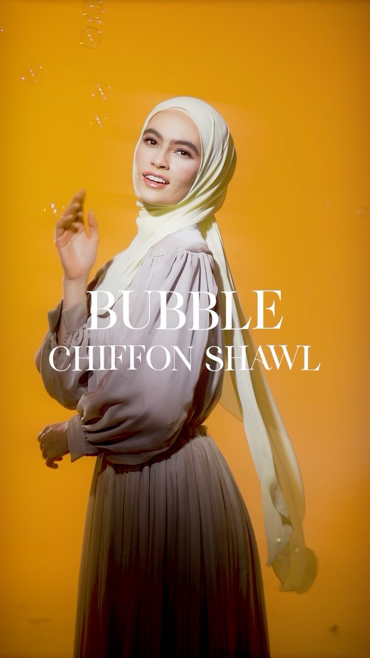 Experience the ultimate blend of comfort and style with our newly launched masterpiece- the X-Press Bubble Chiffon Shawl! 😎 Say hello to a lightweight, cooling and breathable sensation that feels like a breeze against your skin. ✨ No more morning rush while getting ready, as this wonder fabric requires minimal ironing, saving you time and effort! 🙌 And guess what? It’s incredibly easy to drape, making you look effortlessly elegant in any style you do. Add the X-Press Bubble Chiffon Shawl to your everyday rotation 💕 <br/>
#newarrival #hijab #EffortlessElegance #NewInnovation